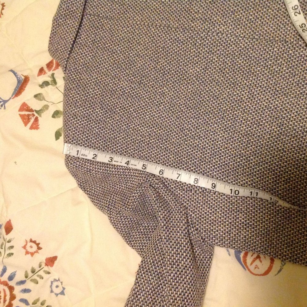Women's Jacket - Picture 4 of 10